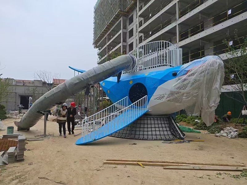 小区鲸鱼户外游乐设备项目安装